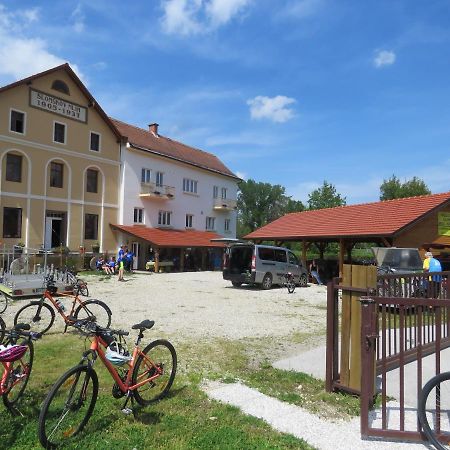 Mill House Apartment And Camping Ljutomer Extérieur photo