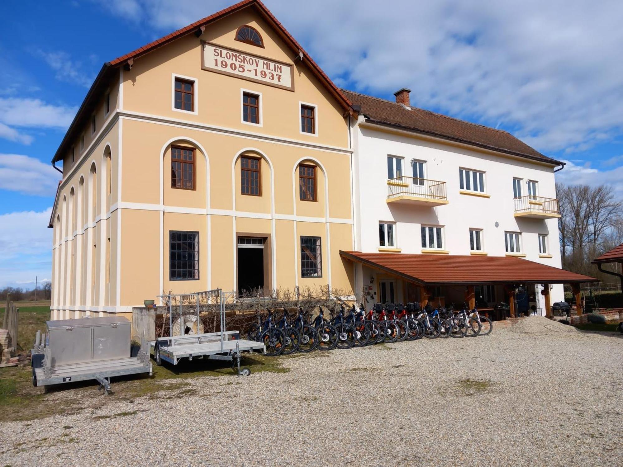 Mill House Apartment And Camping Ljutomer Extérieur photo